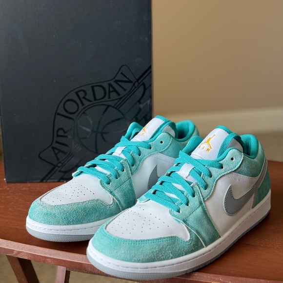 Nike Air Jordan Low Teal and White Sneakers main image 5